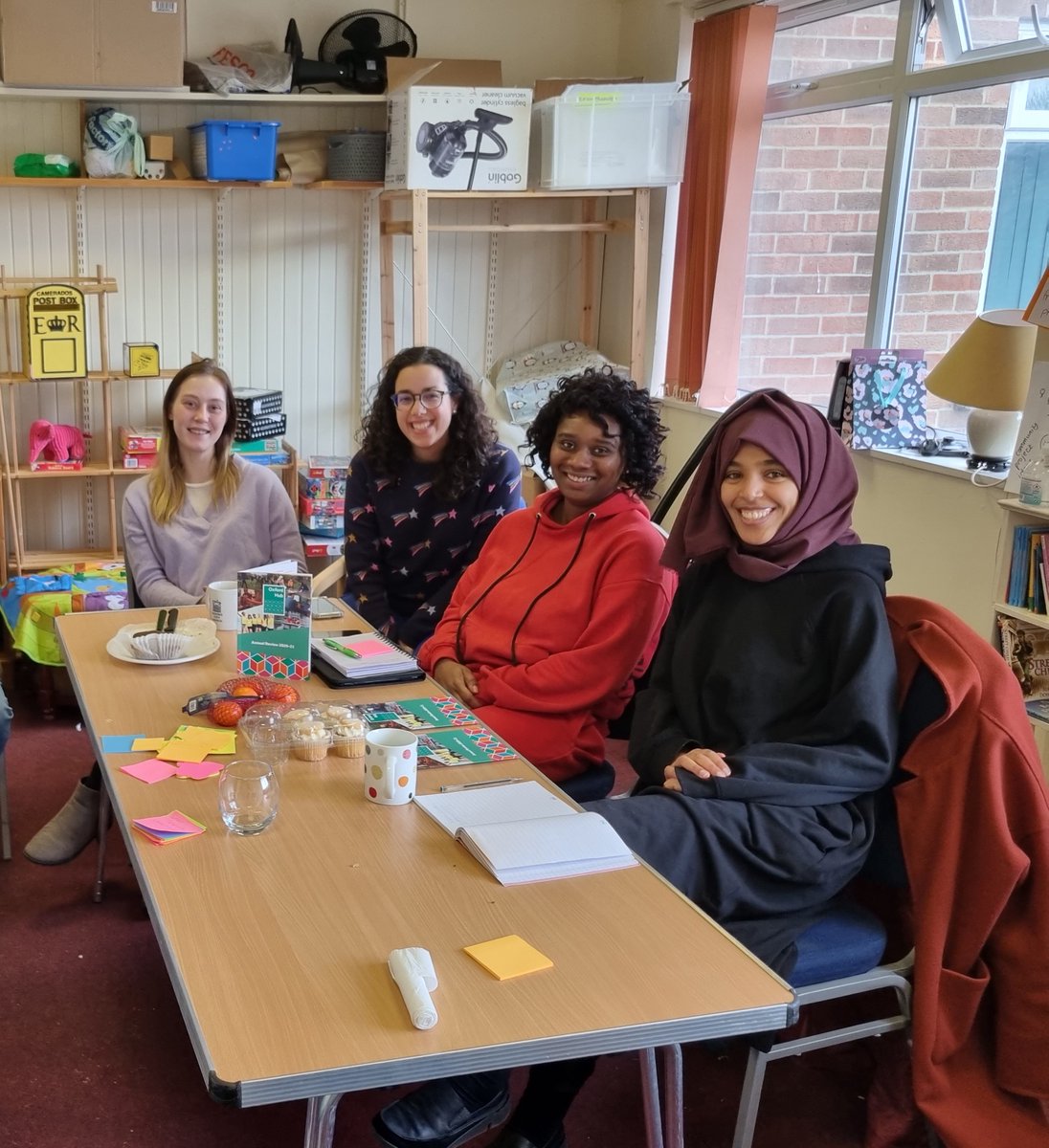 Make the change you want to see in Oxford as our Community Participation Manager 🚀 oxfordhub.org/join-the-team

Put parents in the lead by supporting our wonderful Parent Advocates, who are working together here alongside our CEO to empower local families.
#charity #oxford #hiring
