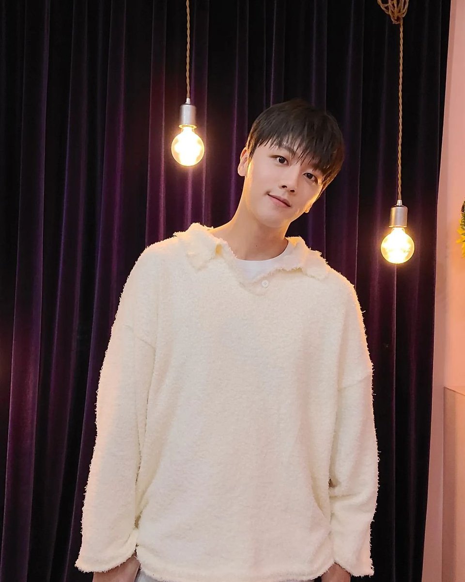 SF9__Unofficial's tweet photo. 220204 yb_dkxh Instagram update #SF9 #YOUNGBIN #에스에프나인 #영빈 

https://t.co/b11NfdTl2Y https://t.co/ZkqbvS4FNM