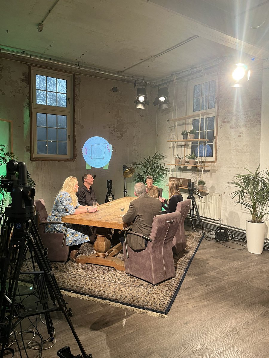 Rianneletschert's tweet photo. Constructive discussions during the @RecogRewards festival on the potential consequences on our international reputation with @raymondpoot @MarcelLevi @meaghan_polack @HannekeHulst @InekeSluiter https://t.co/fQwh8YH1C1