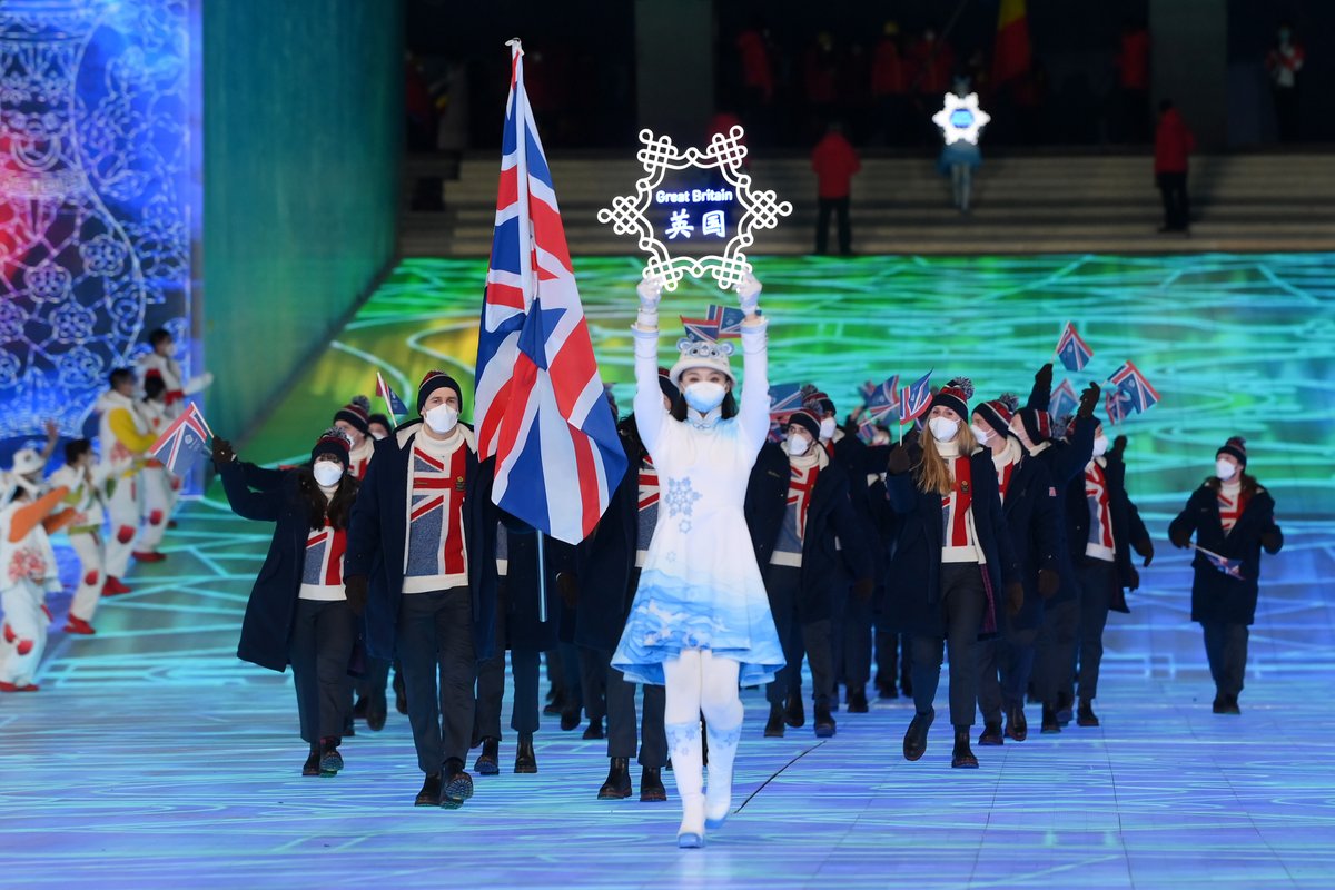 Olympics's tweet image. 🇬🇧 #TeamGB have arrived to #Beijing2022.

Flagbearers Dave Ryding and Eve Muirhead lead @TeamGB into the National Stadium! 👋

@evemuirhead | @daveryding | #StrongerTogether