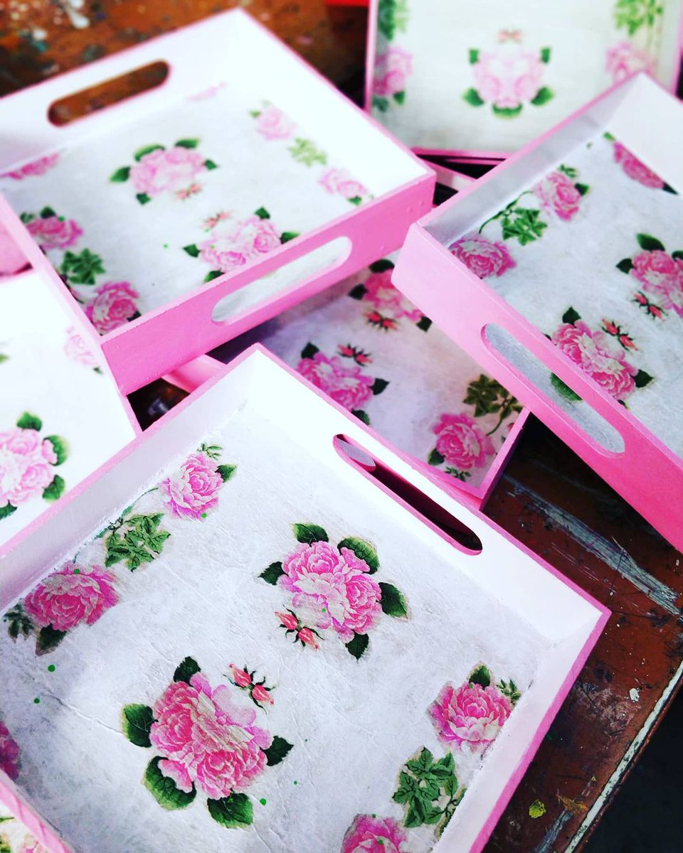 Who doesn't love floral print? Clearly our favourite subject to paint, design & create florals
Beautiful decoupaged trays.
For customised gifts get in touch at
+91 9871301841
#decoupageart #souvenirs #handmadegifts #handmadelove #corporategifting #floralshop #corporateevents #fun