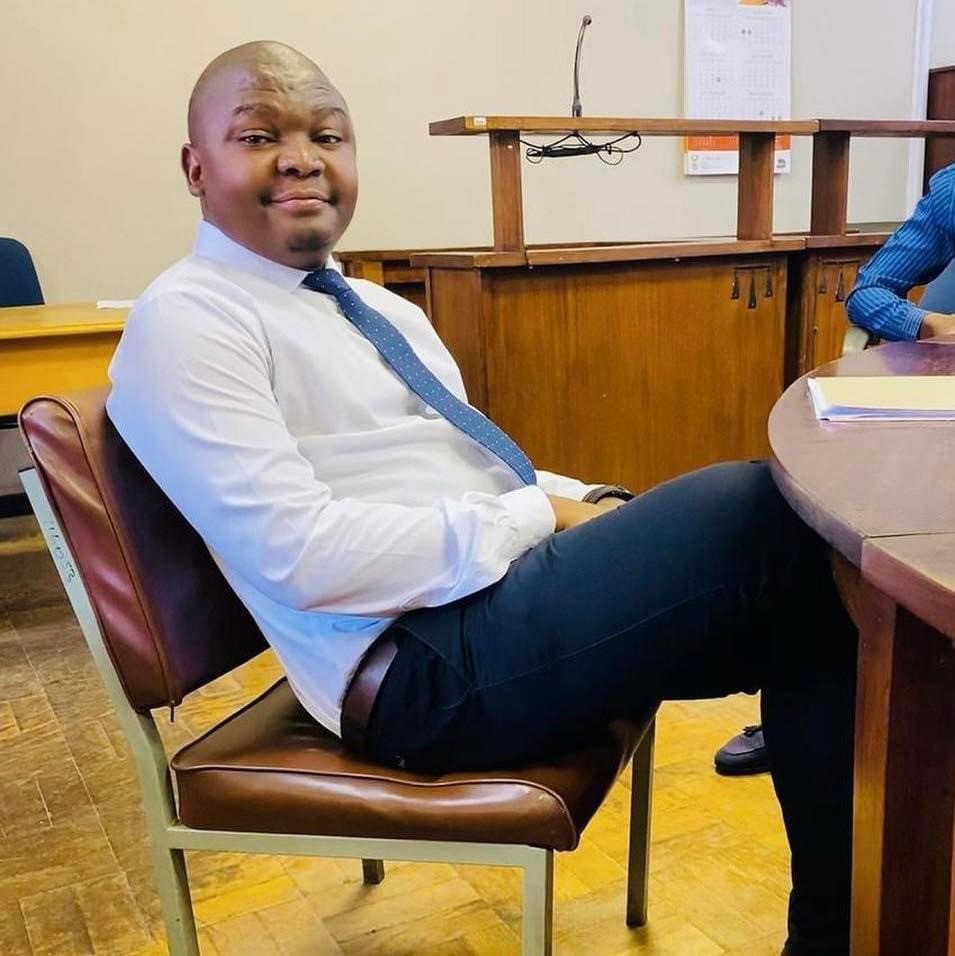 CapricornFM's tweet photo. #OnTheReal | Practicing Attorney and Owner of Tshikhakhisa Attorneys, @official_ndika joins @mrmajo_AF to talk about Technology Law relating to protecting a person or company's ideas, amongst other things. #BreakfastBrew https://t.co/jC0Iko8BMs