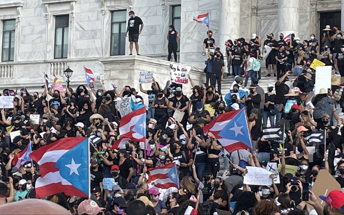 marialourdespip's tweet photo. El magisterio en lucha en el Capitolio https://t.co/ECQjDk31rY