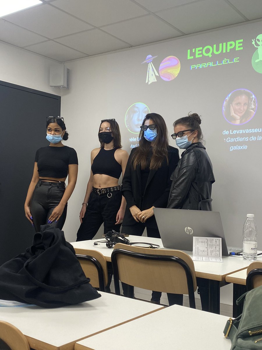 C’est parti pour la #masterclass Science Fiction avec le groupe <a href="/__parallele/">// Parallèle</a> 

<a href="/a_baneyx/">Angèle BANEYX</a> <a href="/SOUHILABENJELL2/">SOUHILA BENJELLOUN</a> <a href="/audelevava/">Aude Levavasseur</a> <a href="/CrocqSarah/">Sarah Crocq</a> nous font le plaisir de nous parler du sujet! Hâte de découvrir la suite 🤩