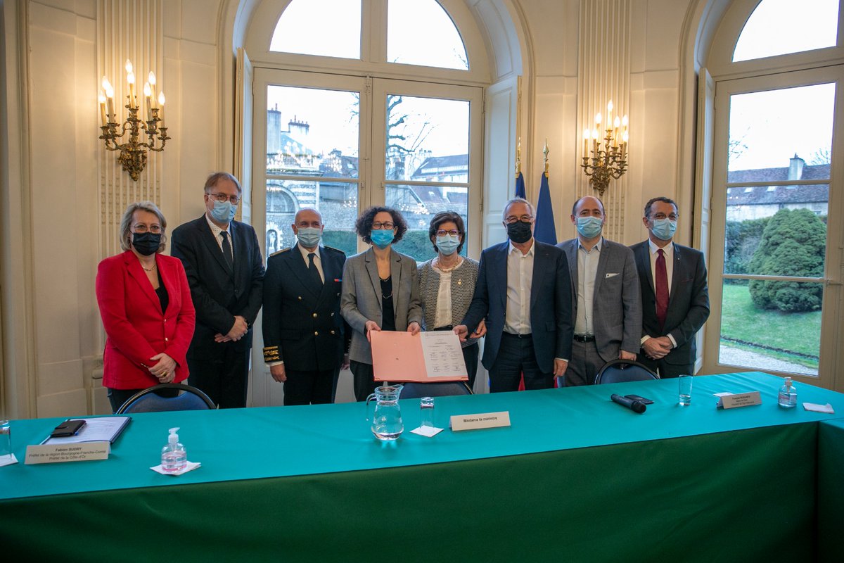 François Rebsamen tweet media