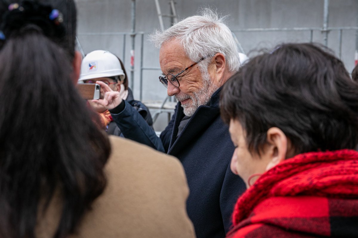 🔴 Signature du 1er contrat de relance de la construction durable à #Dijon avec <a href="/EmmWargon/">Emmanuelle Wargon</a> I Après plusieurs mois de travail au sein de la commission que je présidais, j’ai formulé au 1er ministre et à la ministre déléguée au logement une vingtaine de propositions (1/5) ⬇️