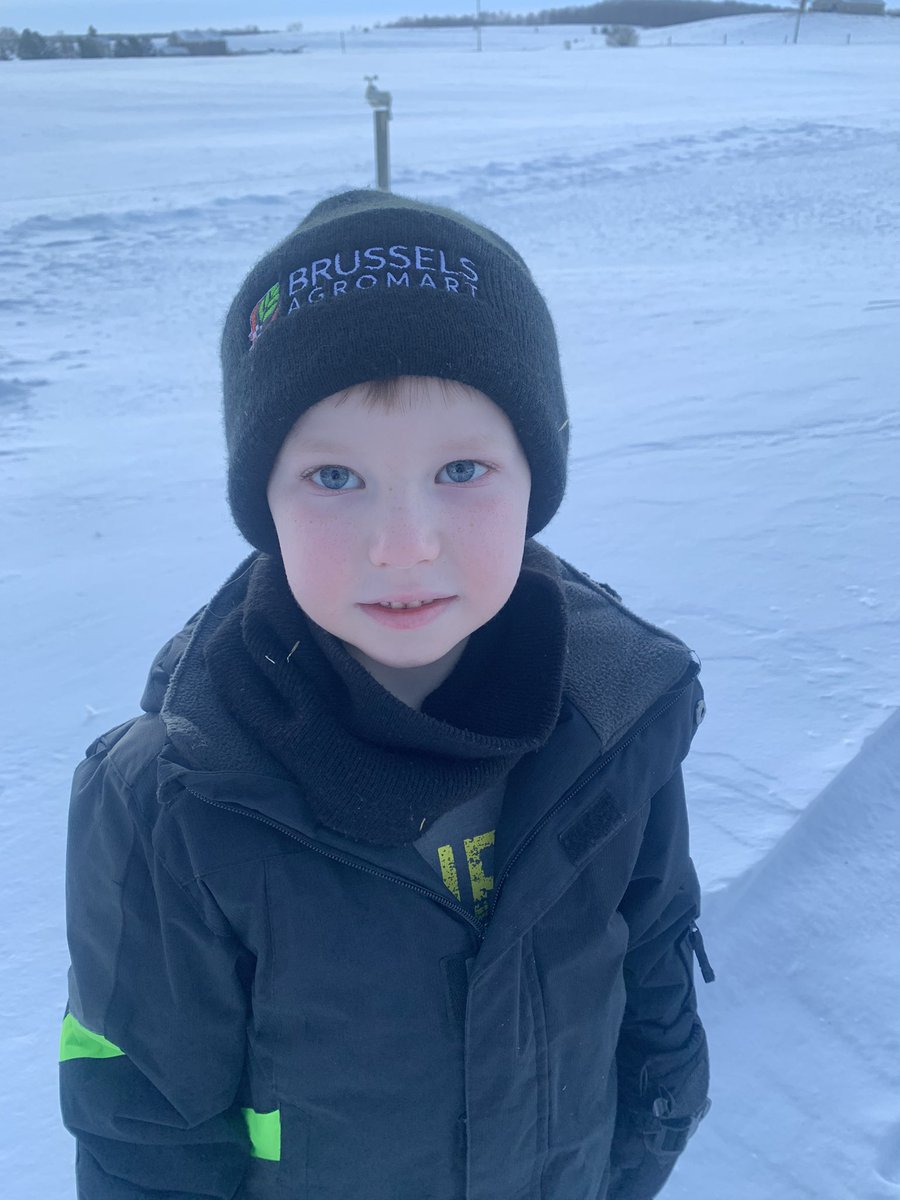 AshlinMann's tweet photo. @weevilhog @Rolling_Acres @MaizeingPete @kowalsk11 @thenkelWCC Free toques are the best toques https://t.co/fsPWTfa0oF