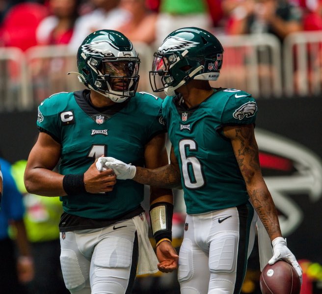 PHLEaglesNation's tweet image. DeVonta Smith says Jalen Hurts called him after watching the Bengals make the Super Bowl: “Jalen called me right after like ‘Man, that could be us. We're going to get there. We see what they do, and we know we can get there.’” #Eagles
