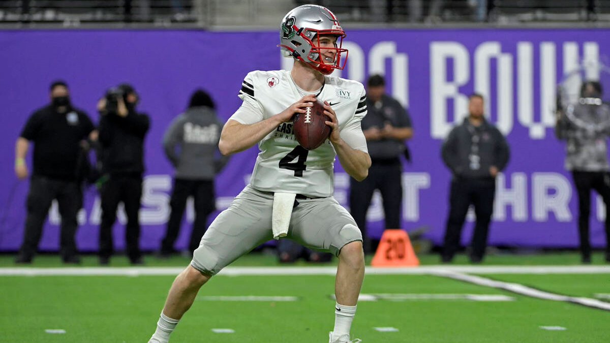 Incredible performance by <a href="/BrownUFootball/">Brown University Football</a>'s EJ Perry last night in Las Vegas!  He was named Offensive MVP of the East-West Shrine Bowl. #GoBruno 🐻🏈
Read about it here: bit.ly/3rAB4Dv
📸 courtesy AP/David Becker
