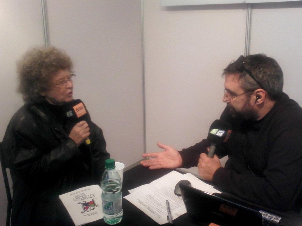 Murió la querida y talentosa René Pietrafesa (1938-2022) Divertida y creativa compositora, docente, directora de orquesta. La escuchaba en <a href="/RadioSarandi690/">Sarandí 690</a>, luego compartimos "Apertura", en el 5, en 1985, que conducía Ma. Eloísa Galarregui. Mi recuerdo emocionado.