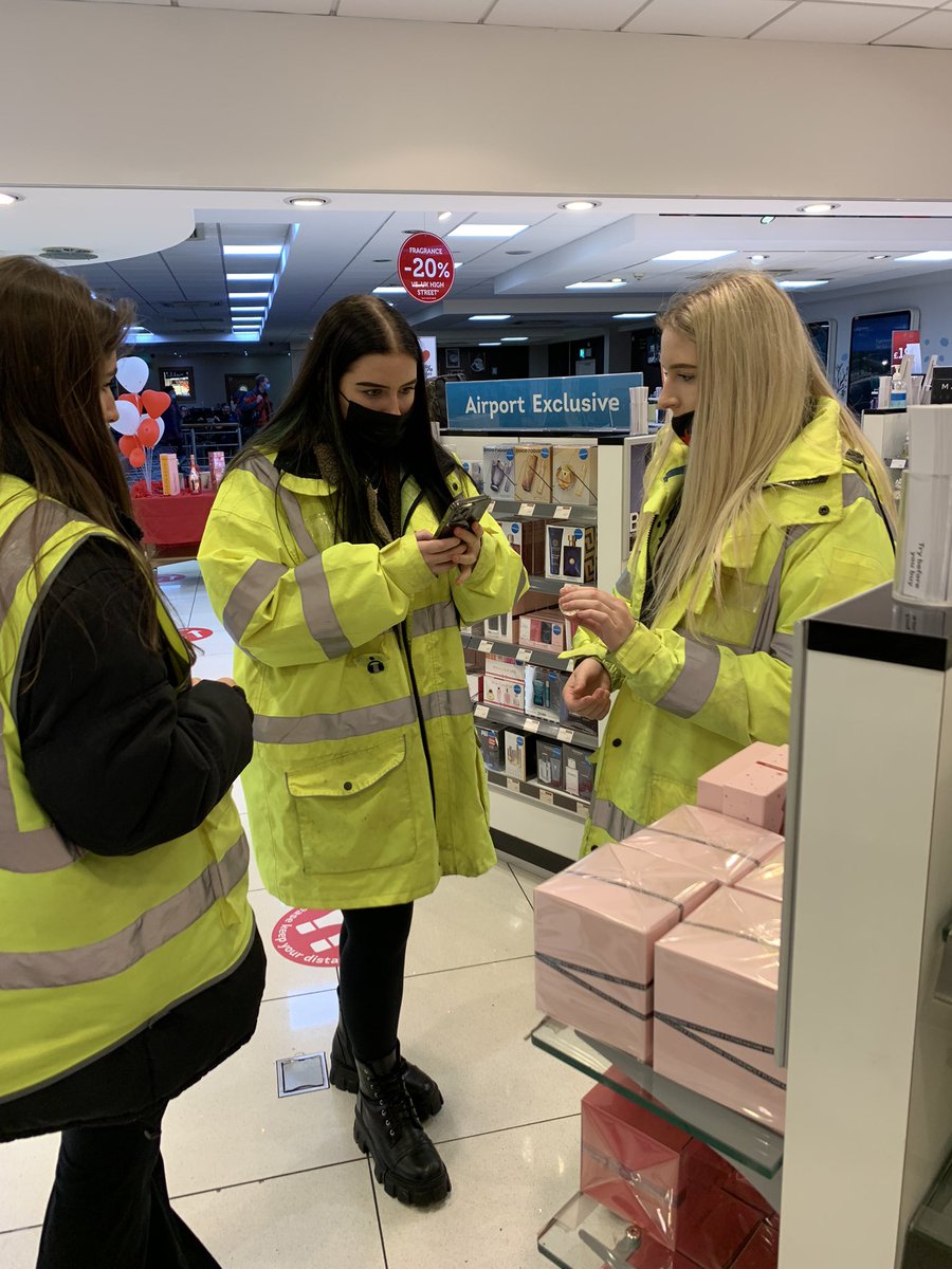 hayley_chami's tweet photo. Industry based teaching comes to life in the workplace our @cityplym level 3 tourism students are currently studying UK Airports, backed up with a trip to @Exeter_Airport to experience a typical operational  day #airport #aviation #bepartofit #weareourpartners https://t.co/PQPMNMMFo9