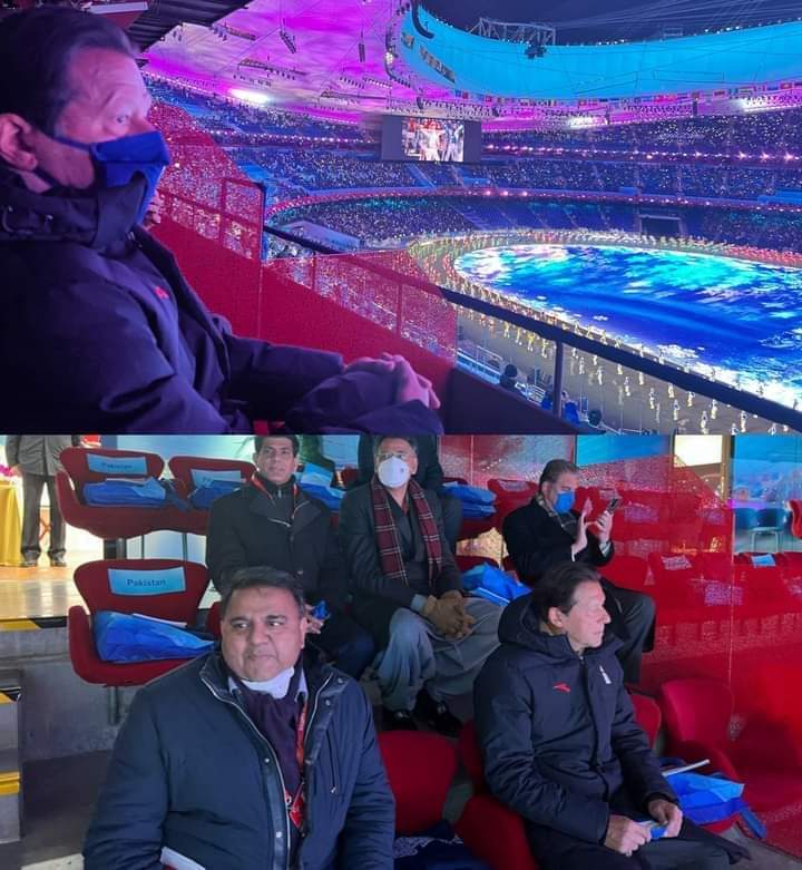 Afridi_317's tweet photo. Prime Minister @ImranKhanPTI attending the opening ceremony of 2022 Beijing Winter Olympics at China’s National Stadium 🇵🇰🇨🇳.
#longlivepakistan
#longliveBoss🤲❤️🇵🇰 https://t.co/XaNCwgzMjE