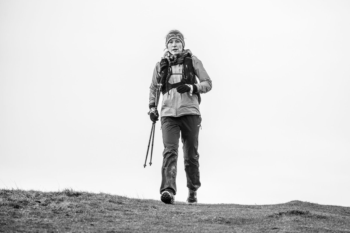 What a wummin... 🧡
<a href="/UltraRunDMC/">Debbie Martin-Consani</a> joins us to speak about a few <a href="/TheSpineRace/">Montane Spine Race</a> memories:
Star Slippers (baffies) ✅
Alston Lasagne ✅
Bendy Body ✅
Cat Napping ✅
Did we mention she won it? ✅
Oh...and some <a href="/badwater/">Badwater®</a> thingy!
#monthen
📸 <a href="/JMRuther4d/">Jamie Rutherford</a> 
linktr.ee/youngheartsrun…