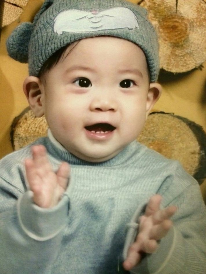 txtdcm's tweet photo. taehyun but he gets older as you scroll down, a thread:  

HAPPY TAEHYUN DAY
#사랑을_모아_사랑둥이_태현이에게
#OurGoldenVoiceTaehyun
#TAEHYUN @TXT_members https://t.co/Yoxl1LC4vI