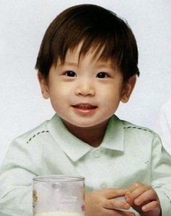 txtdcm's tweet photo. taehyun but he gets older as you scroll down, a thread:  

HAPPY TAEHYUN DAY
#사랑을_모아_사랑둥이_태현이에게
#OurGoldenVoiceTaehyun
#TAEHYUN @TXT_members https://t.co/Yoxl1LC4vI