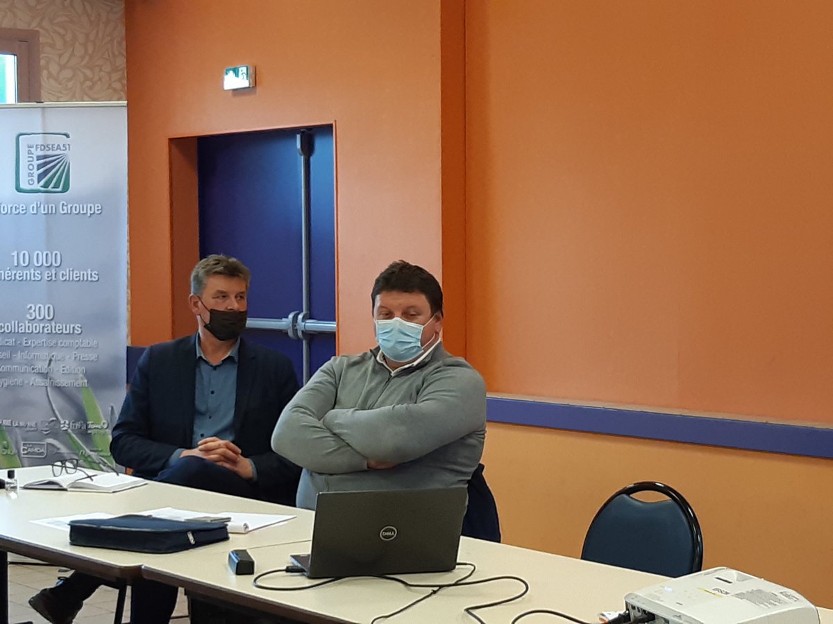 GroupeFDSEA51's tweet photo. Aujourd'hui dernière assemblée cantonale organisée par la Fdsea 51 à Cuperly. Animée @HerveLapie et @SebastienDelanery . Au menu : l'actualité et surtout la réforme de la #PAC2013.
Une assemblée nombreuse et attentive 👏👏👏, dans le respect des mesures sanitaires bien sûr! https://t.co/7z6RAR8Ah4