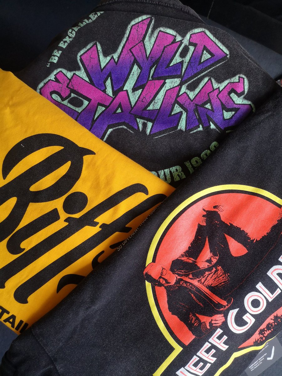 ItsMeRups's tweet photo. When you have to get in on the sale @LASTEXITshirts and buy up tees from your favourite movies.. And building up my stash of #LETN goodies #BackToTheFuture #BillAndTed #JurassicPark https://t.co/ysDSTQOsHN