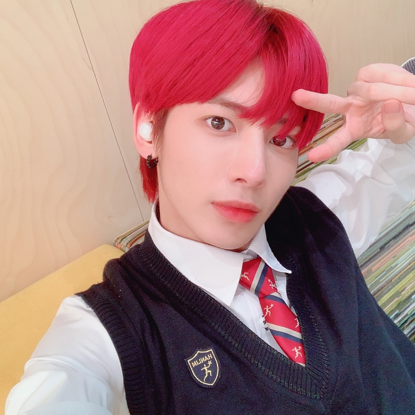 augenstern0205's tweet photo. Happy taehyun birthday
#사랑을_모아_사랑둥이_태현이에게
#OurGoldenVoiceTaehyun

#태현 #TAEHYUN #TXT_태현 강태현 @TXT_members https://t.co/NOuqXrpFEV