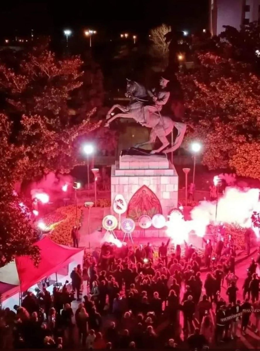 Laik Türk Cumhuriyeti'nin kurucusu Ulu Önder Gazi Mustafa Kemal Atatürk; Türkiye demek, Türk Dünyası ve Türk Uygarlığı demektir🌿