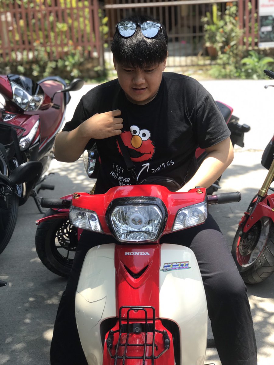 Bas37022's tweet photo. #ชอบคนแก่😍😘 https://t.co/fhG7QDaE7S