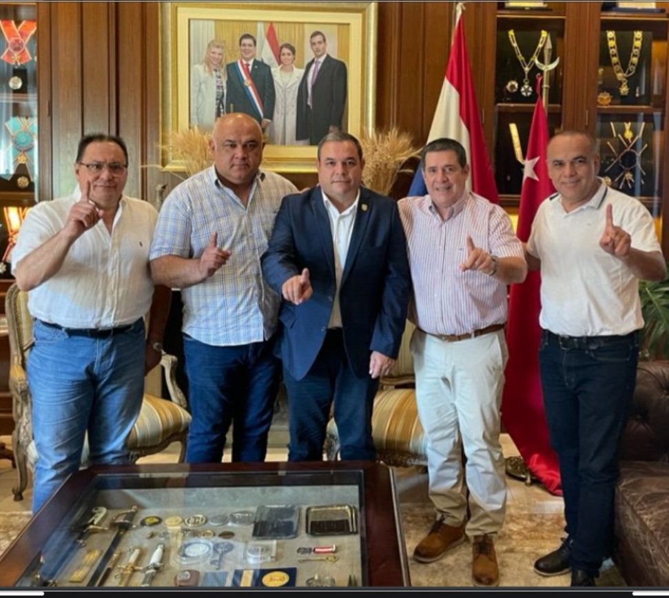 Les quiero no más contar que en el expediente de Oscar Venancio Núñez (hermano dd Bachi) se volvió a chicanear para eludir su audiencia preliminar (suspendida x 32 veces). Daño patrimonial 70mil millones. No hay sanciones por las chicanas. <a href="/SandraQuinonezA/">Sandra Quiñonez Astigarraga</a> <a href="/MaCarolinaLlan1/">Carolina Llanes O.</a>