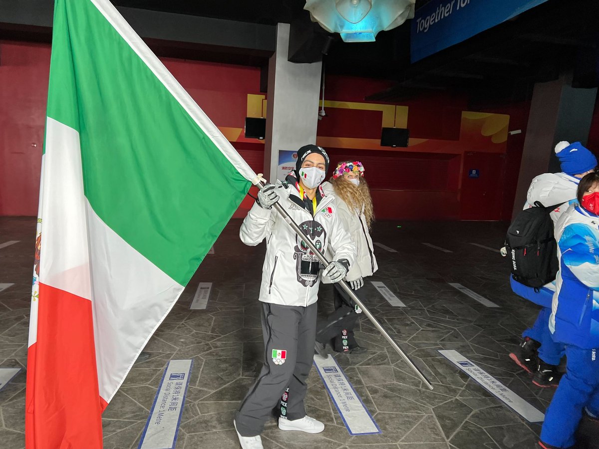 MundoNewsmx's tweet photo. Así dan inicio oficialmente los Juegos Olímpicos de Invierno #Beijing2022 #OpeningCeremony https://t.co/dXgpva9py1