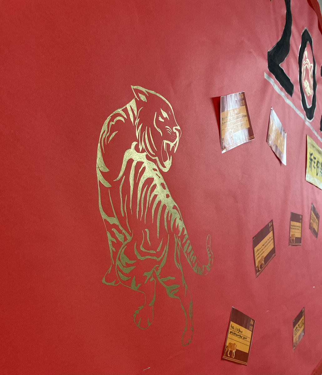 BechtoldMiss's tweet photo. This past week our class celebrated Chinese New Year! We learned how to write couplets and studied symbols that is used throughout the holiday.  #ELA #symbolism  #ChineseNewYear2022 https://t.co/cLMUUaaKNf