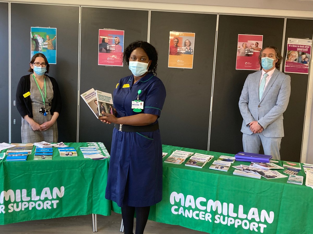 Medway_NHS_FT's tweet photo. Our Cancer Services Team hosted a stall in the Dining Room earlier today to mark #WorldCancerDay2022
It featured leaflets for colleagues to pick up as well as posters and information about this year's theme 'Close the Care Gap'. 

A raffle also raised £420 for @macmillancancer👍 https://t.co/m8jqqLnM6t