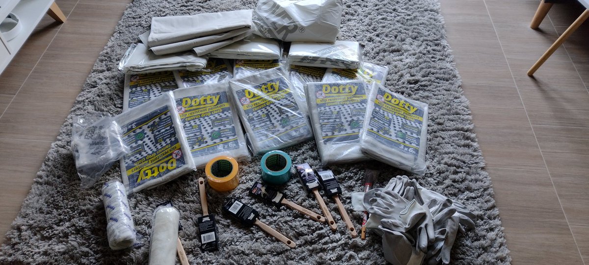 Big thanks to <a href="/decoratingdirec/">Decorating Direct</a> and <a href="/MyPaintbrushUK/">MyPaintbrush</a>  for the super fast deliverys this week many thanks