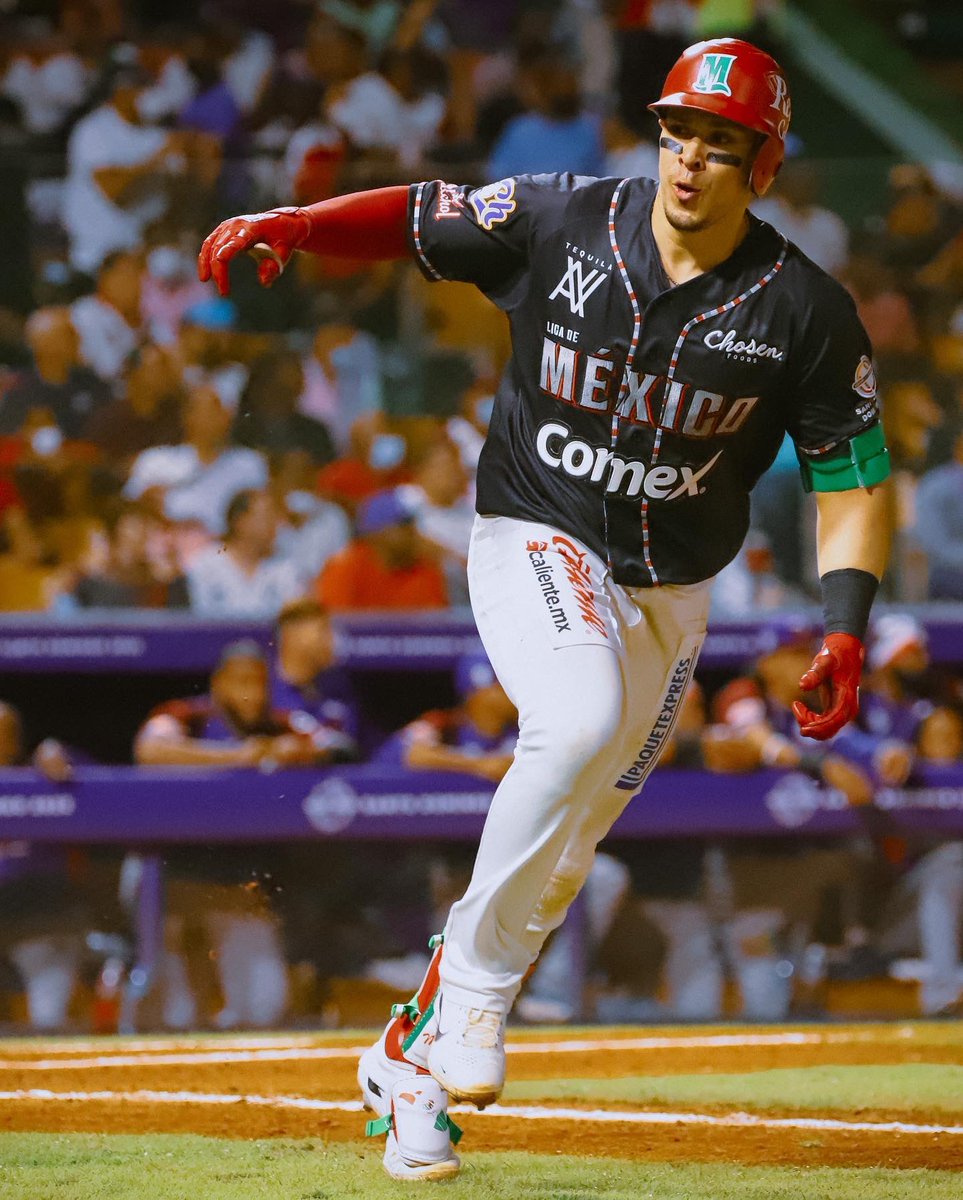 JoanNunez05's tweet photo. Primero GRACIAS a Dios por la oportunidad de cubrir como fotógrafo mi primera Serie del Caribe y en mi país. 🇩🇴

Gracias a @lidomrd @shantydisla @satosky24 y a todas las personas que confían en mi trabajo para llevar Imágenes únicas y emocionantes para la historia del béisbol. https://t.co/fxYdhVztMB