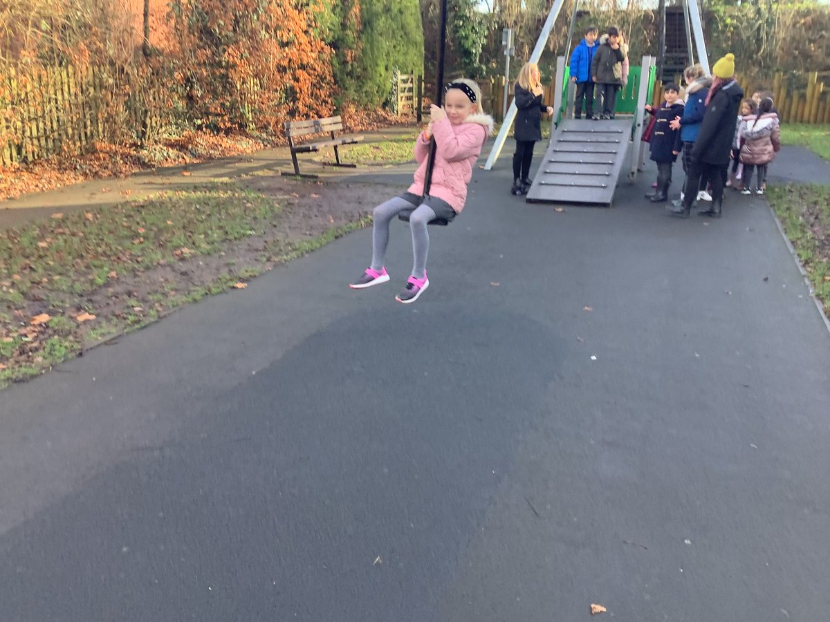 gfprimarycov's tweet photo. 2L had an amazing time in Stratford this morning. We played in the park and also went on a boat trip up and down the River Avon. The children behaved perfectly and we had some lovely comments from passersby who noticed. #GFY2 #GFGeography #LandAhoy https://t.co/4IodyaS35X
