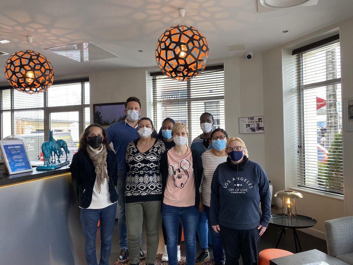 Nous avons ont eu le plaisir d’accueillir ce matin les stagiaires en #formation  « Employée d’etage » au centre @CCI49 #saumur dans le cadre d’une matinée de mise en situation avec nos équipes .
@VGIRAUD49 <a href="/clah49/">fgf</a>