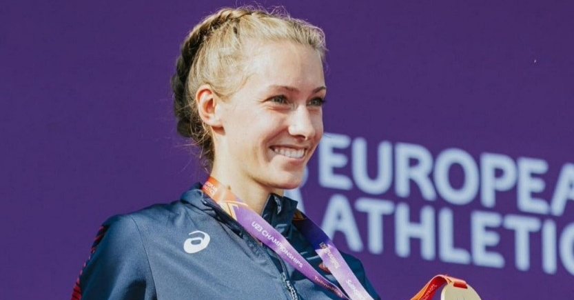 Universite_Caen's tweet photo. 🥇 #PortraitEtudiante
Flavie Renouard, étudiante en licence Management des entreprises à l'@iaecaen, est également championne de France Elite et championne d'Europe Espoir de 3000m Steeple.
👉 découvrez-en + sur son parcours et son quotidien sur https://t.co/PscbN2x605 https://t.co/fGFnh6smCz