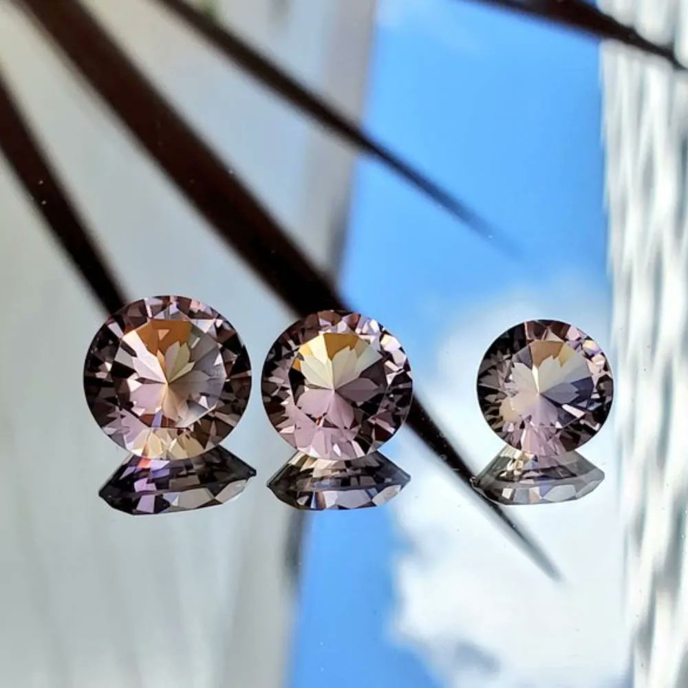 STORY_SHINJUKU's tweet photo. 🔵アメトリン さくらインカット
シミズ貴石の アメトリン さくらインカット です
Cherry Blossom cut ametrine, perfect for spring!
通販→https://t.co/zNmfx128Ts
#アメトリン#ametrine #cutstones #さくら #cherryblossom #thinkspring #astorytokyo #宝石 https://t.co/imYoQpA9xt