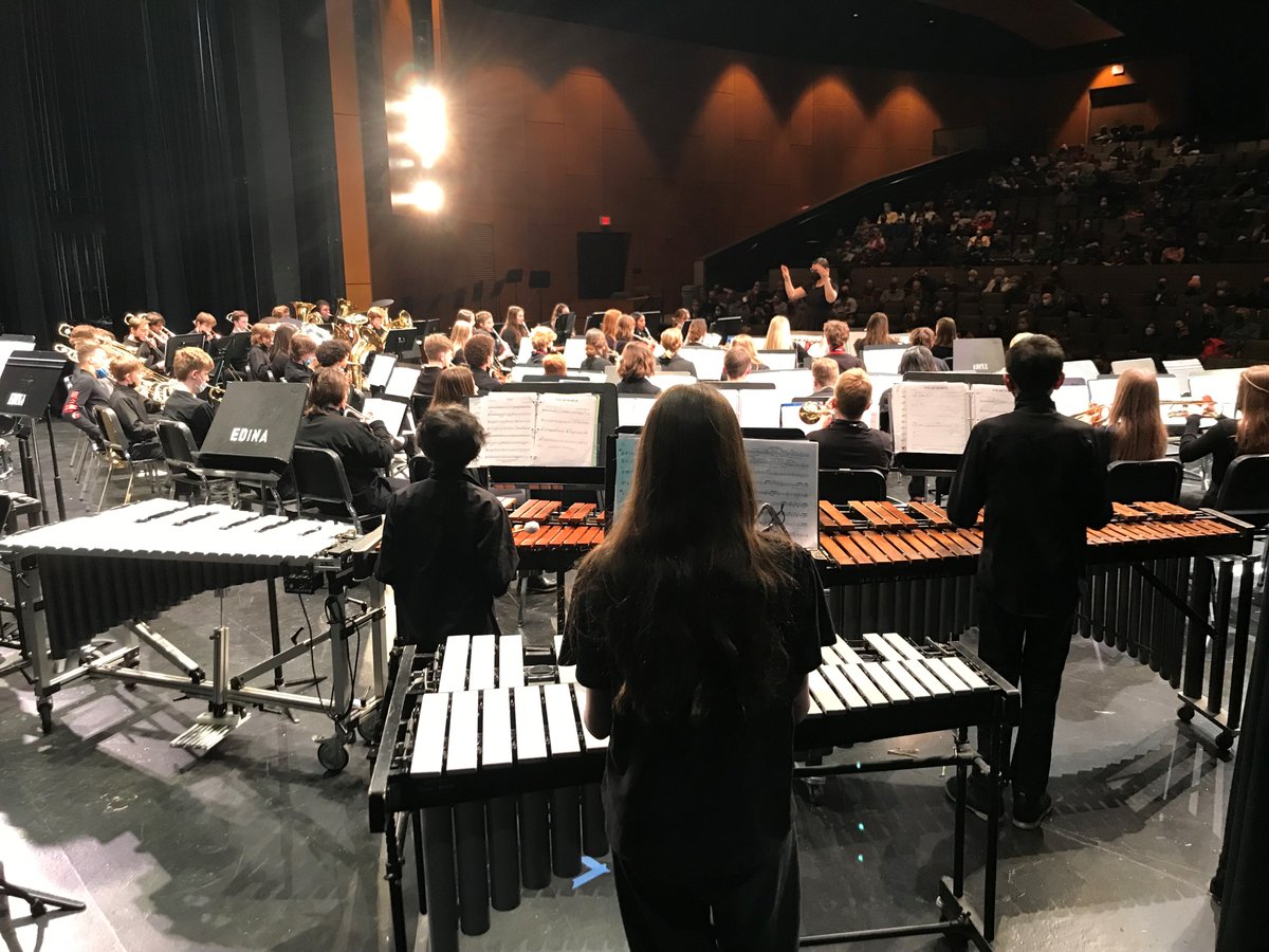 SVBandsEdina's tweet photo. 8th grader at a great concert performing with 9th graders @Edinabands Here's a highlight https://t.co/oYhoWGAAe2 https://t.co/SW1Kkx1TyS