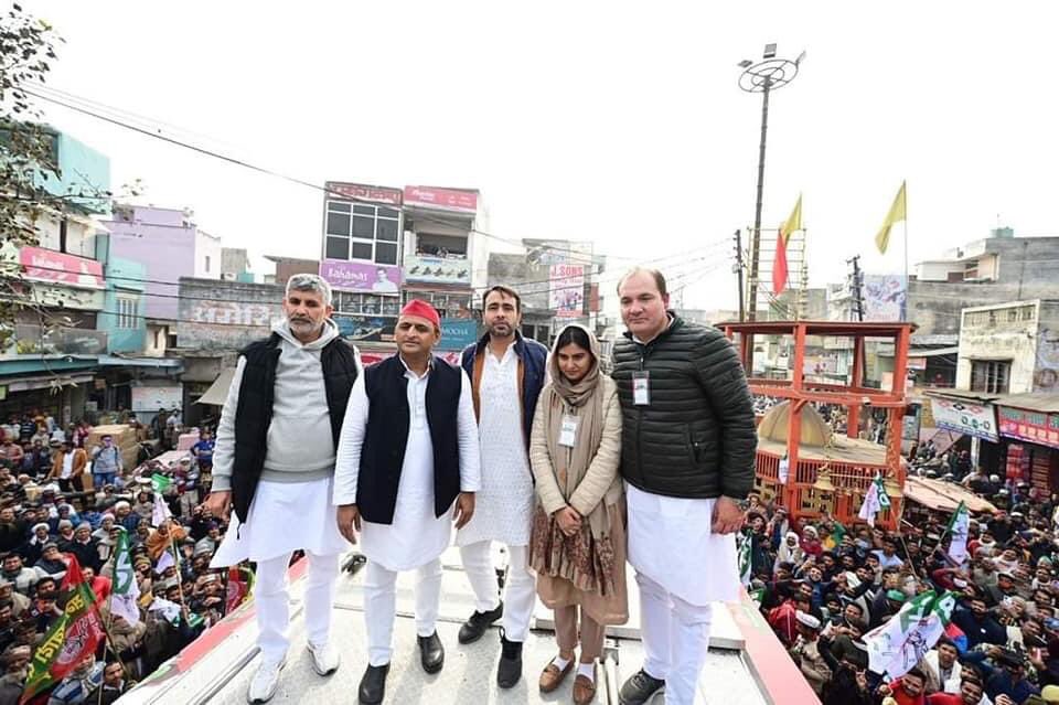AnshumanSP's tweet photo. नयी हवा है ~ नयी सपा है
Infusion of educated, young, women talent has added more power to #SamajwadiParty . These promising young women are determined to bring the change ! Thank you to @dimpleyadav Ma’am & Shri @yadavakhilesh for identifying and nurturing them for a better UP https://t.co/QtUyPLLWiu