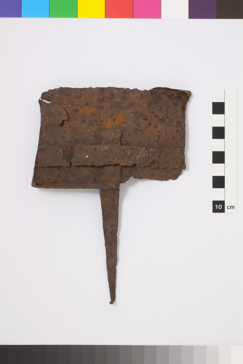 burgried's tweet photo. It's #FindsFriday so let's have a look at some horsy equipment like this beautiful decorated late/post medieval #CurryComb found at Ried castle way back in the 1990s 🐴 #Archaeology https://t.co/VxiqaT93WD