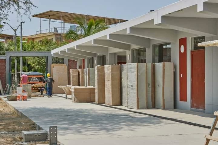 munitalara_pe's tweet photo. #MPTInforma | 🏫👩‍🏫 La Municipalidad Provincial de Talara y la Autoridad Para la Reconstrucción Con Cambios ejecutan el tramo final de la #reconstrucción de la institución educativa inicial 608, donde estudiarán 270 niños #talareños.
👩‍🎓 Mayor información👉🏼 :https://t.co/8ks0ehyExt https://t.co/4pdxM5oqXv