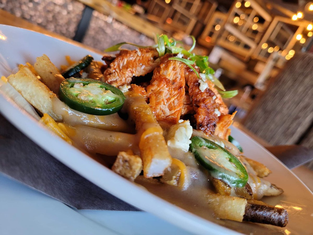 cilantro_chive's tweet photo. 🎶 it's gettin hot in here 🎶

𝗛𝗼𝘁 𝗪𝗶𝗻𝗴 𝗣𝗼𝘂𝘁𝗶𝗻𝗲 🔥 - just one of 10+ signature Poutine available in each Cilantro and Chive location for LA POUTINE WEEK : Feb 1st-7th! 🍟🧀

https://t.co/SFvbji3B8W 📱 
.
.
.
#LaPoutineWeek
#TheCurdLifeChoseMe
#CilantroAndChive https://t.co/b3LYQfdHv5