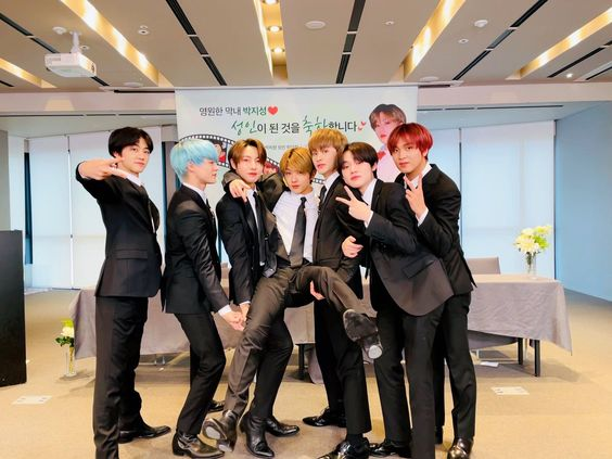 kasibooked's tweet photo. this but nct dream, a thread https://t.co/hBiXeGbKdT