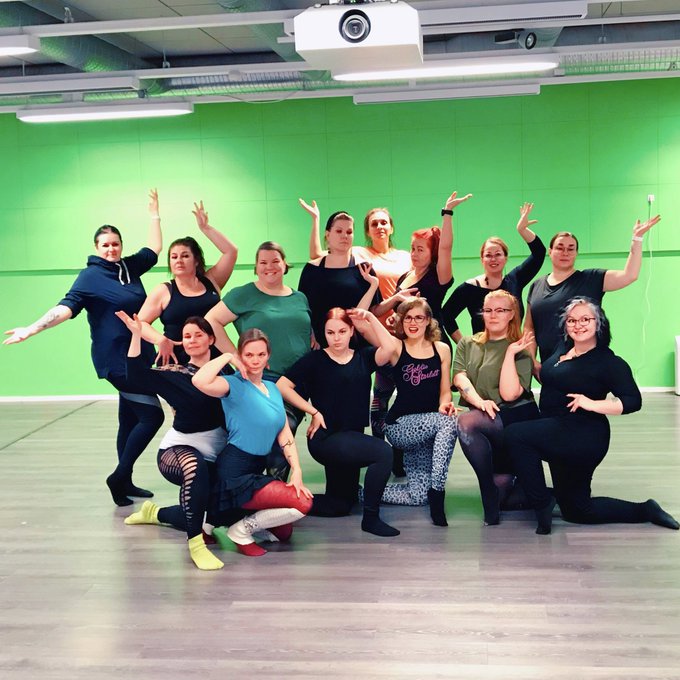 Tanssillinen burleski -tunnit: Soul Sister&rsquo;s Dance Club /Hyvink&auml;&auml;, tiistaisin 8.2.-12.6.2022. 💖tekniikka<a href="/tag/burleski"class="tags"><span>#burleski</span></a>