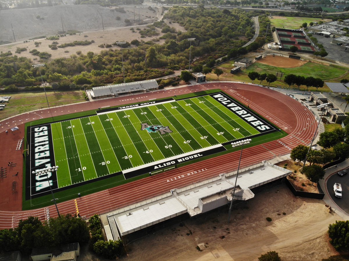 The Field of the Week belongs to Aliso Niguel High School in Aliso Viejo, California. This 2021 installation features our RootZone 3D3 blend product with a @TeamBrockUSA PowerBase pad. 

#AstroTurf #OnOurTurf #California #sports #turf #FieldOfTheWeek 
@aliso_football