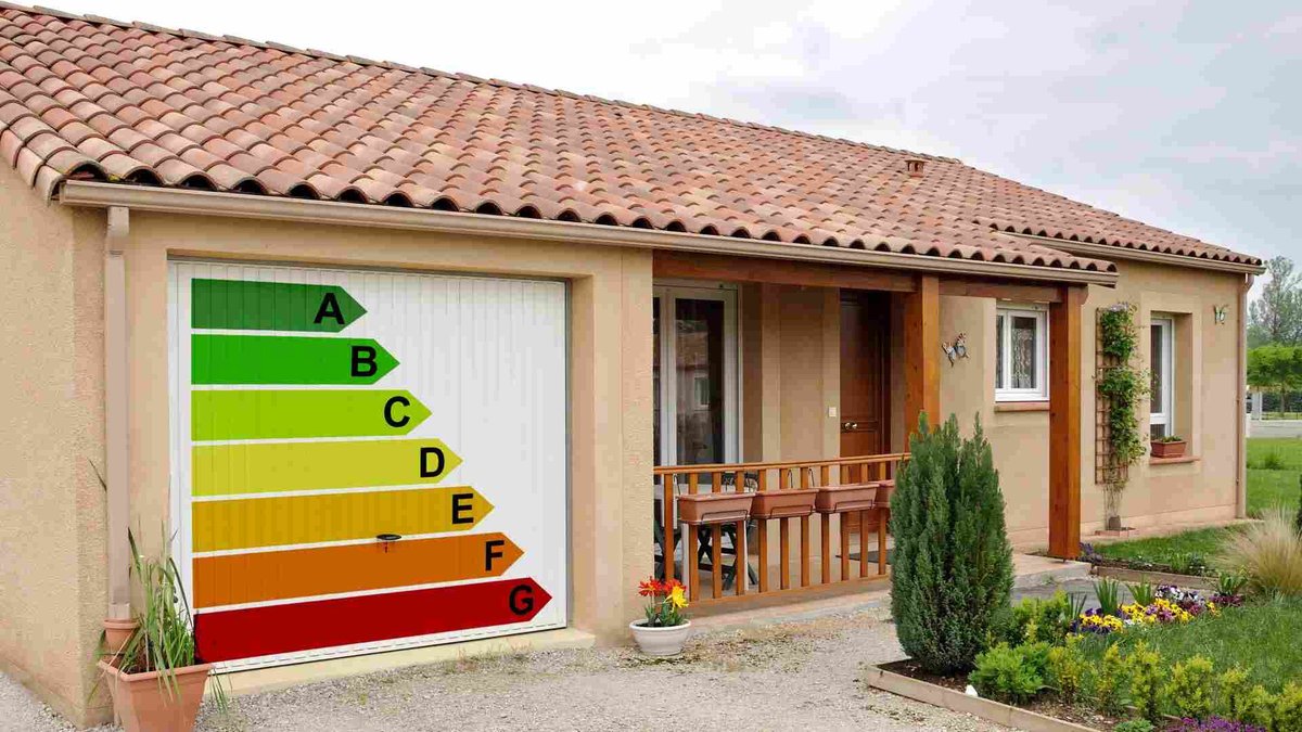 Et si vous protégiez votre maison du froid grâce à l'isolation thermique ? 

Entre isolation sous toiture, isolation des combles perdus, isolation par l'intérieur ou l'extérieur, nous vous expliquons tout  👉 bit.ly/3L6hgzc

#isolationthermique #comblesperdus #toiture