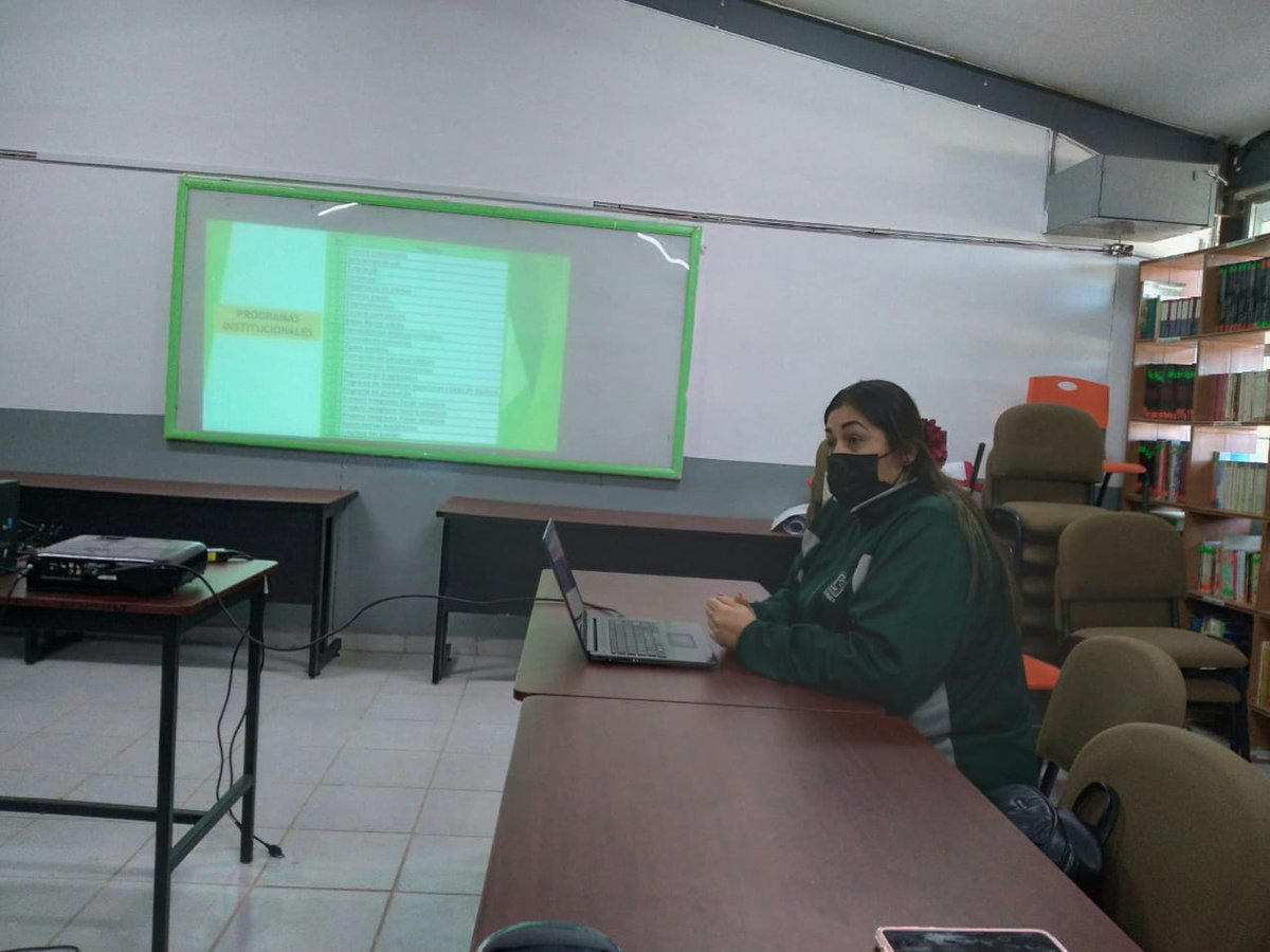 COBAES_07's tweet photo. 📆 04/02/22. Se llevó cabo de manera #Presencial una reunión con #PersonalAdministrativo, dirigida por la Directora de nuestro #Plantel07, con la finalidad de dar a conocer y asignar responsables de llevar a cabo los #ProgramasInstitucionales en este #Semestre2022A 💚🤝 https://t.co/EUHADgv811