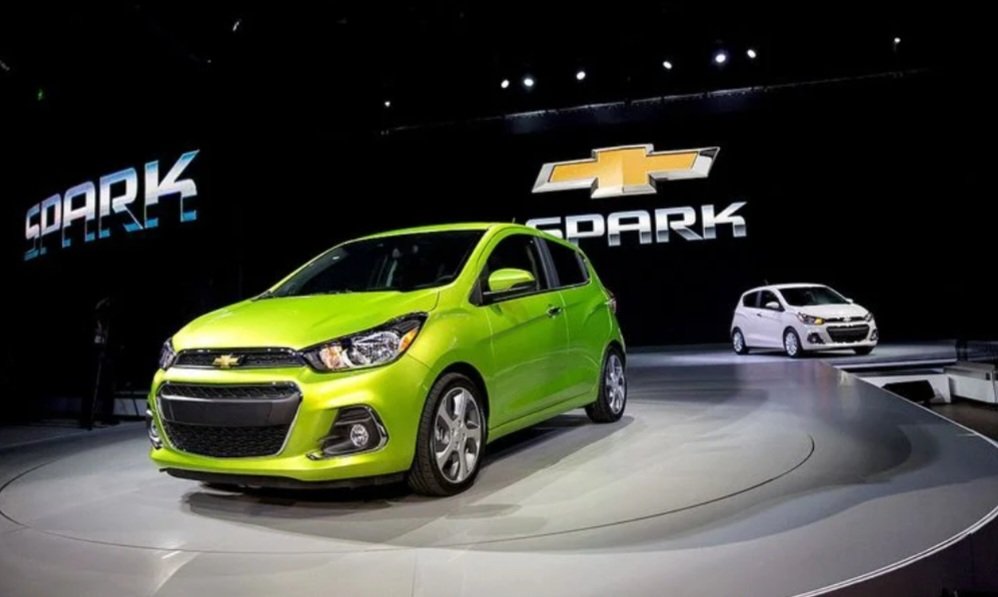 кадиллак эскалейд автосалон. завод chevrolet cruze. шевроле новый автосалон. автосалон chevrolet фасад. автосалон шевроле.