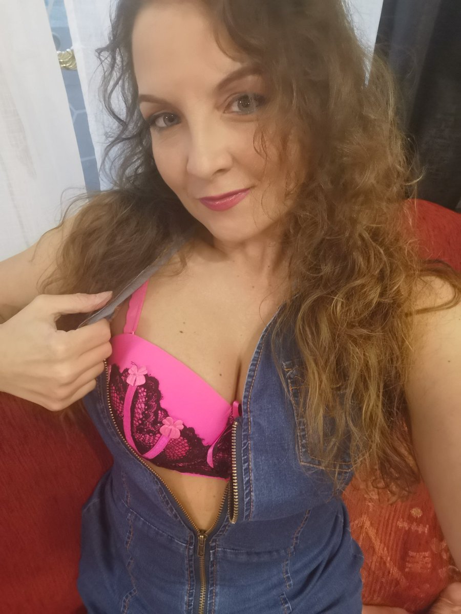 Oksana Glamour tweet media