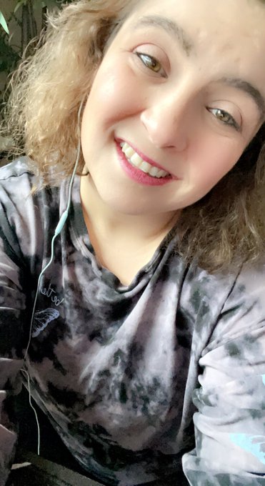 The vibe the my stream..  Streaming again tonight at 7 pm 🙂 https://t.co/d0YiyEA0su