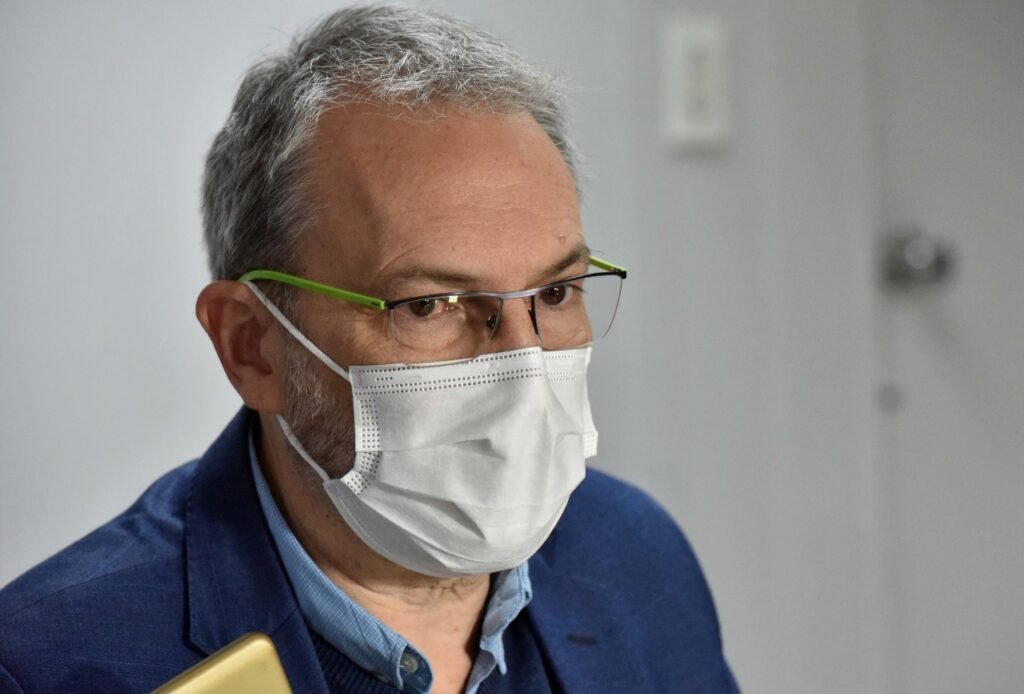 LaCienPuntoUno's tweet photo. #Ahora #TPM Fabian Puratich (@faapura) , ministro de salud de #Chubut
#TestRapidos #ComodoroRivadavia https://t.co/zBf81AvWQQ