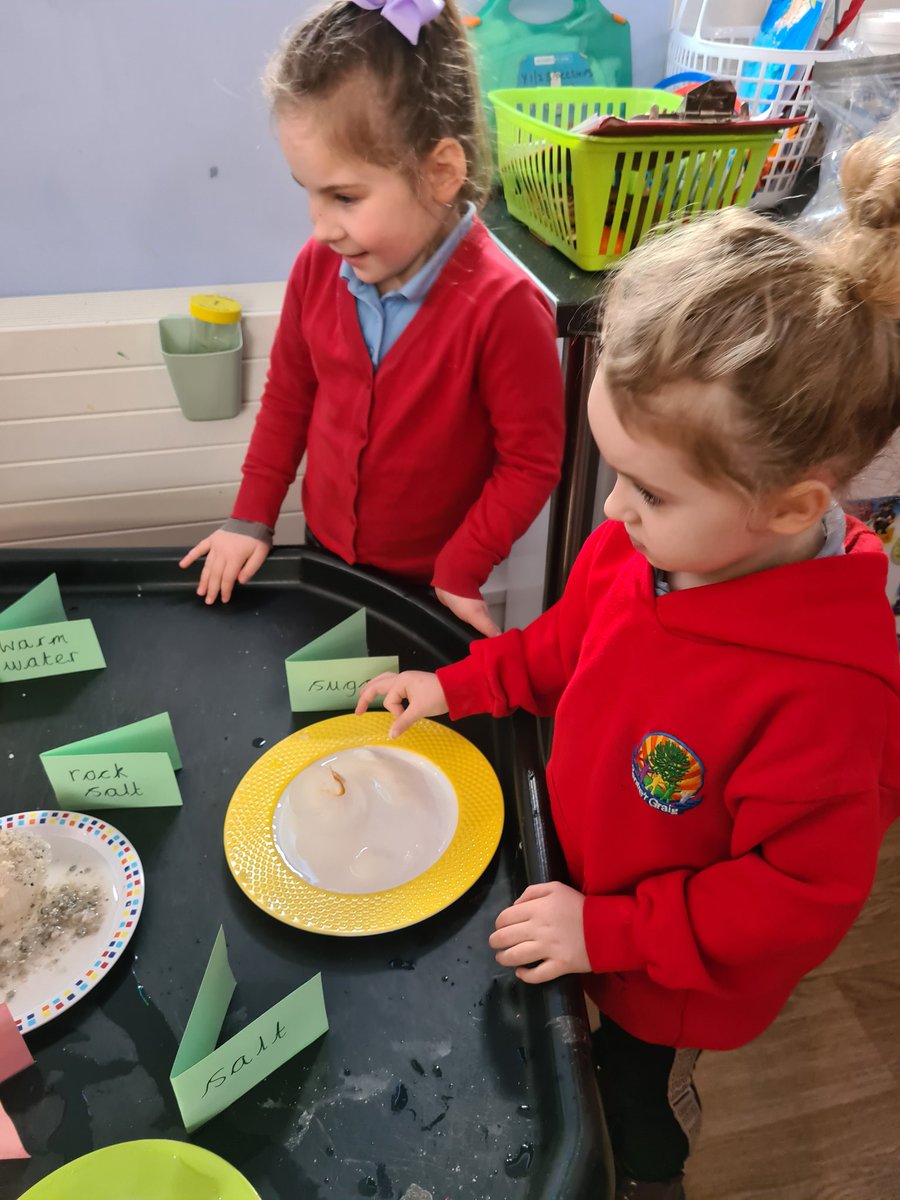PentrerGraig's tweet photo. Super scientific thinking going on today in #pgpspaceships Our mission was to investigate the quickest way to melt ice to free the trapped sea creatures! Excellent predictions and observations! #pgpsci https://t.co/LMwQVVtATO