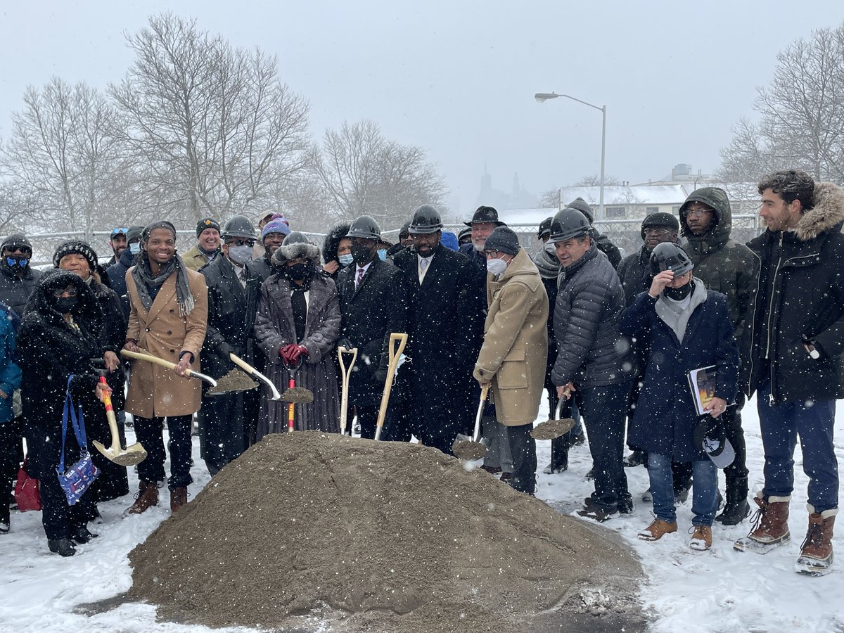 BfloConstruct's tweet photo. Yesterdays ground breaking ceremony at McCarley Gardens. This $56 million renovation will offer affordable housing along with a brand new community and center for the residents of #Buffalo to enjoy. We are excited to help reshape and unite the city we love!
#BuildingBuffalo https://t.co/sVJKRrQUte